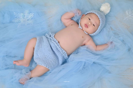 白银宝宝眼睛肿是什么原因